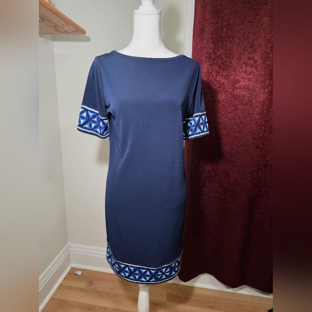 Elegant Navy Blue Dress with Geometric Trim